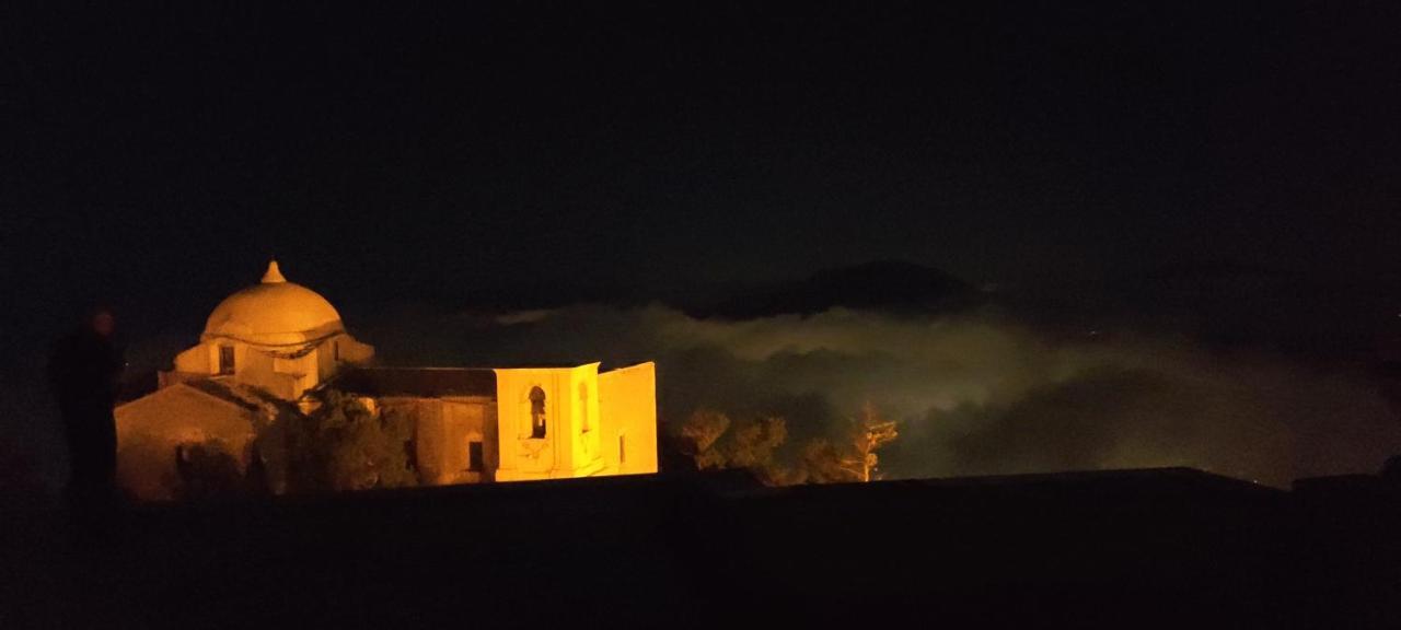 Le Altezze Villa Erice Exteriör bild